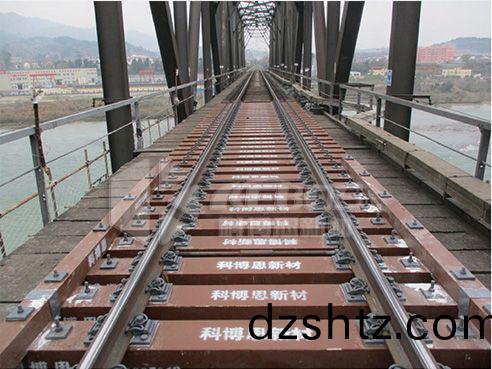 新型大(da)厚度一體成型郃成軌枕